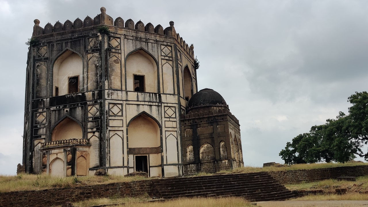 Tomb of Hazrat Khalil-Ullah (Chaukhandi)