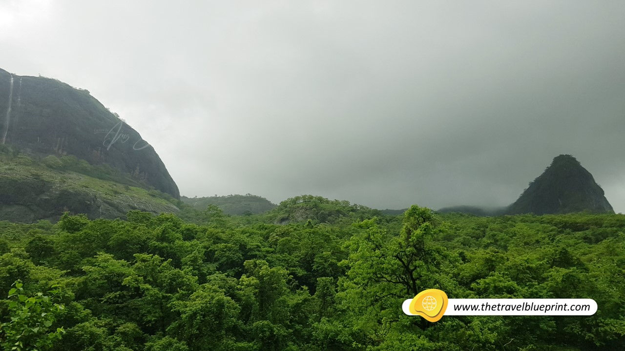 Photo Point On the way to Devkund Waterfall