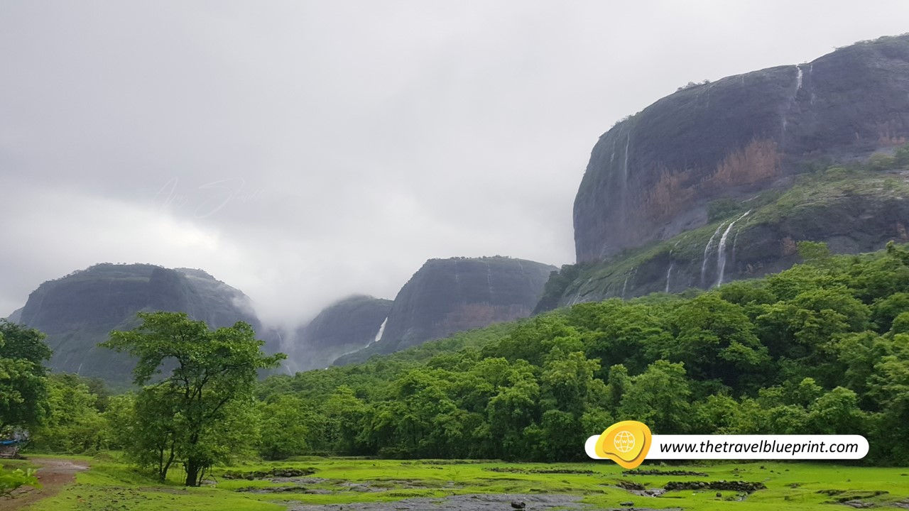 Photo Point On the way to Devkund Waterfall