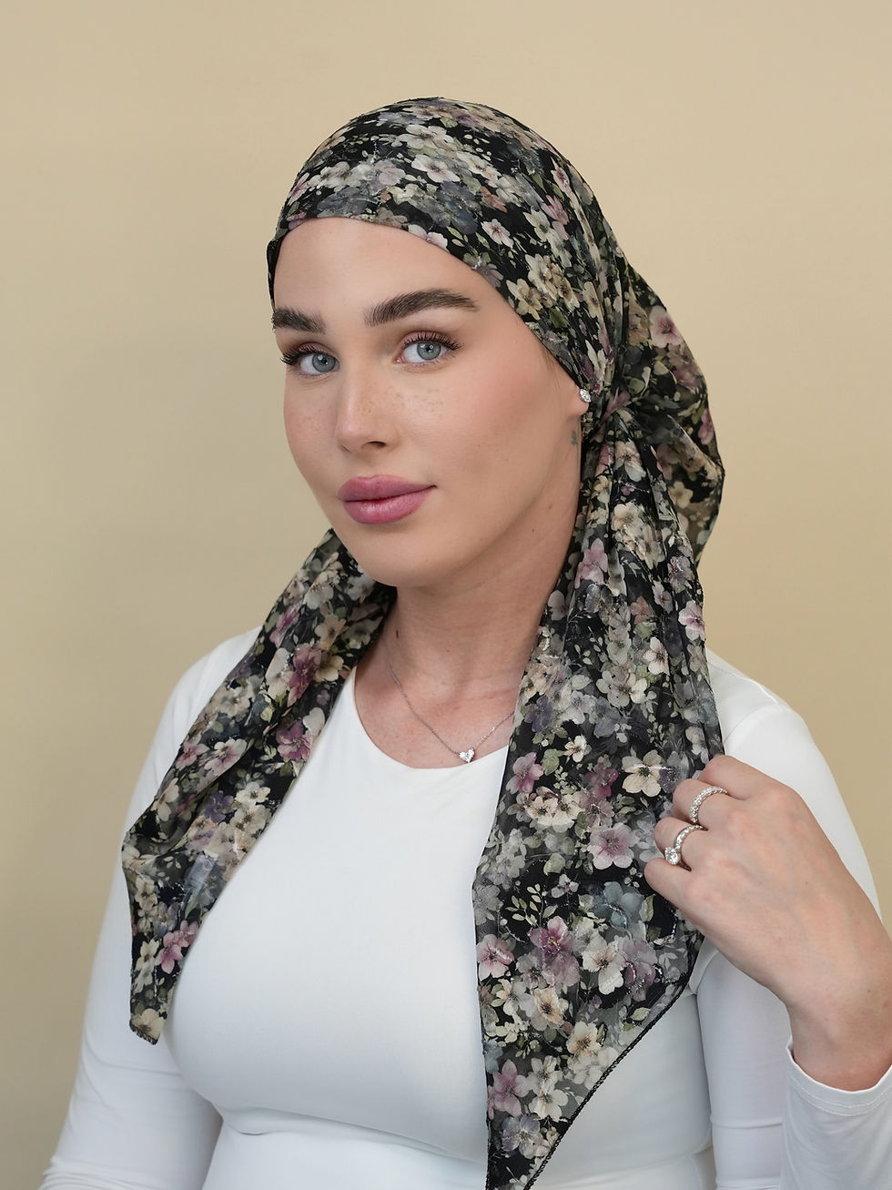 Facetune_09-06-2026-23-40-45.jpg
