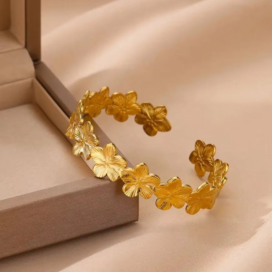 Thumbnail: Luxe Statement Bracelet Set