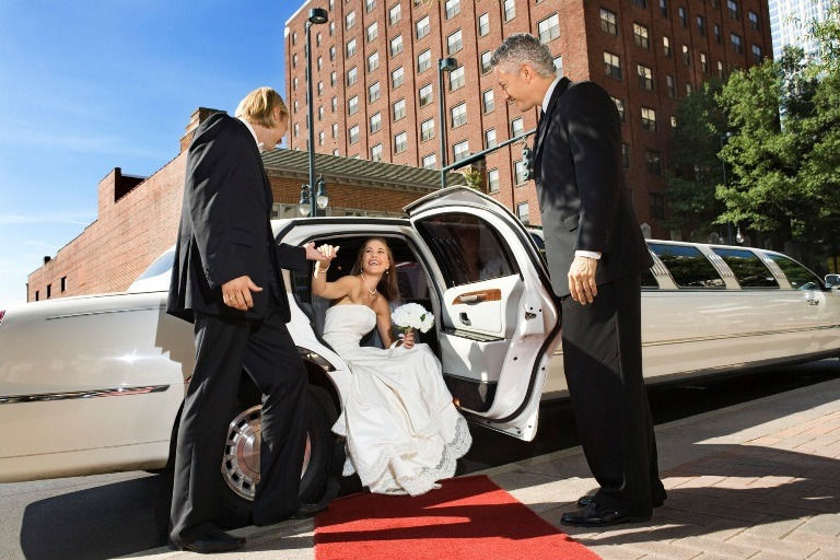 Arrive in Style with the Premier Wedding Car Service by Quick Austin Limo