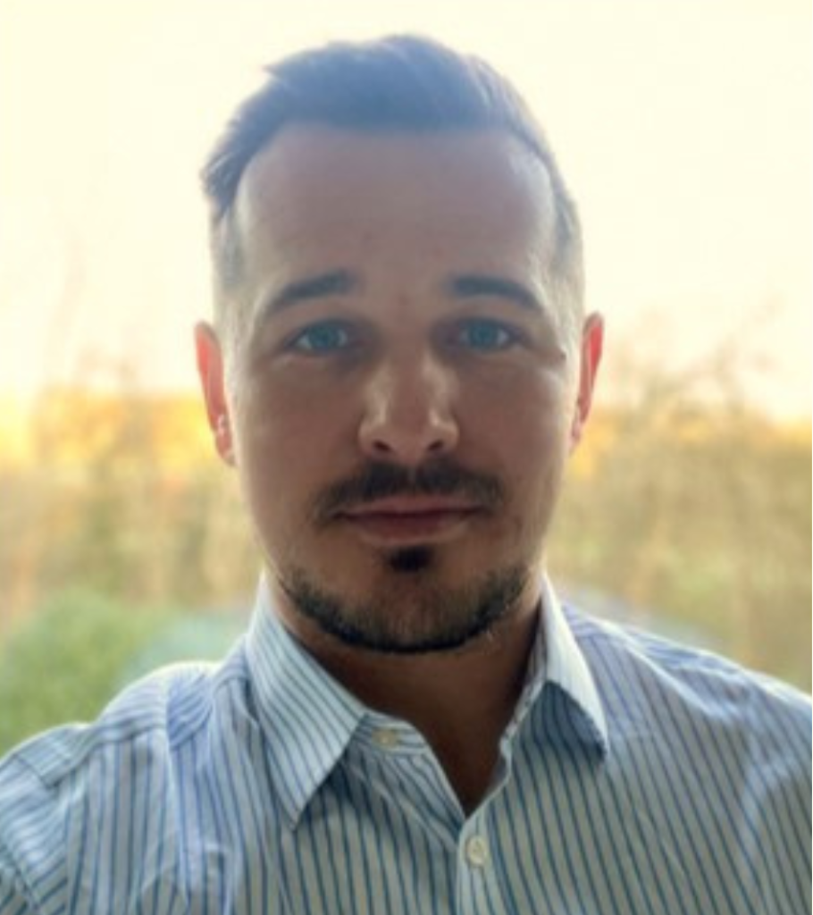 Paul-Godsmark-2.jpg-1-910x1024.png