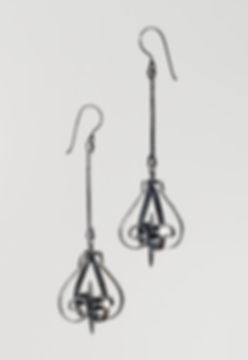 E201 Spiked Heart Dangle earring