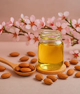 Nuestro aceite de ducha que te permite limpiar la piel de la forma más suave y bajo los mejores cuidados en su versión Almendras para una nutrición extrema