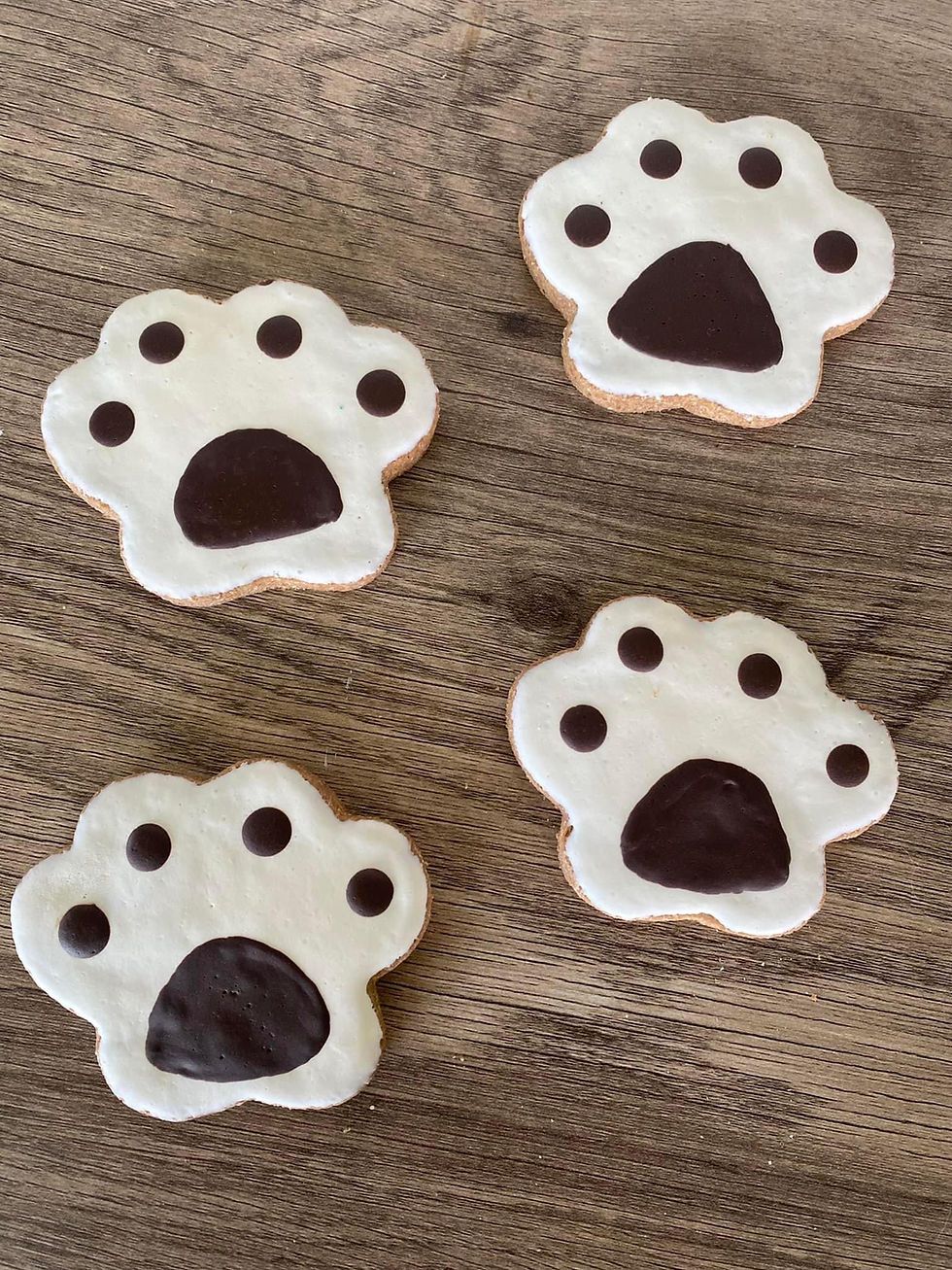 Thumbnail: Decorated Peanut Butter and Pumpkin Dog Treats