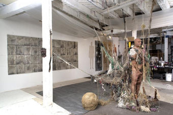 ATTACHMENT/DETACHMENT, Exposición y performance de Antonio Puri