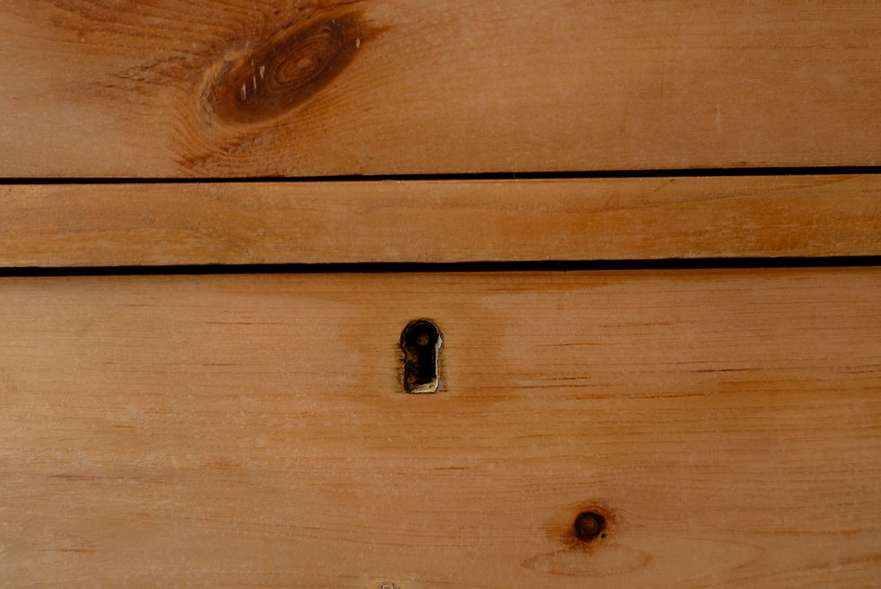 Thumbnail: Victorian Pine Chest of 4 Drawers