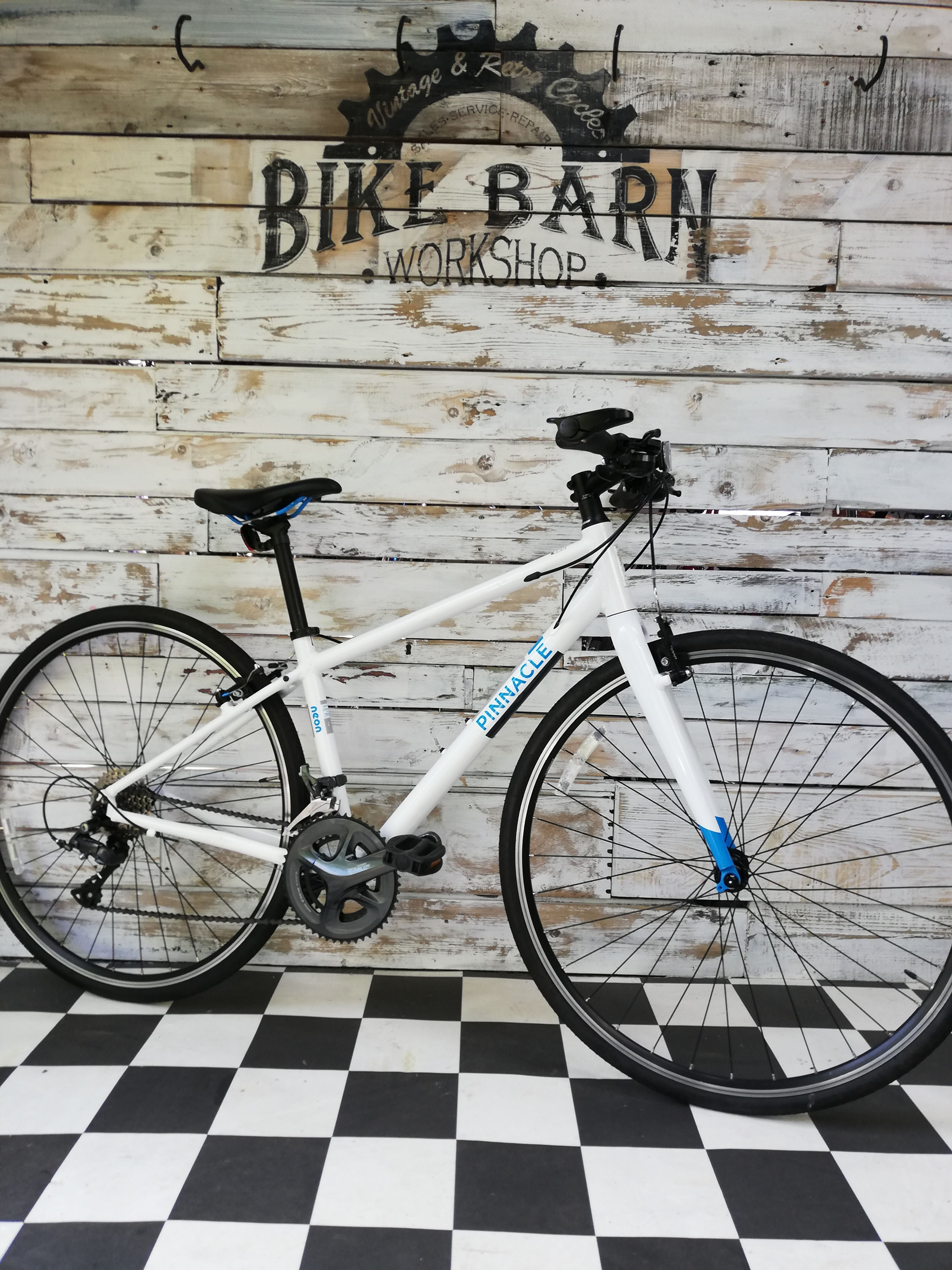 Pinnacle Neon Two Ladies Hybrid