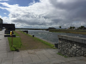 愛爾蘭第四大城市 Galway • 愛爾蘭文 Gaillimh • 中文 高威 / 戈爾韋