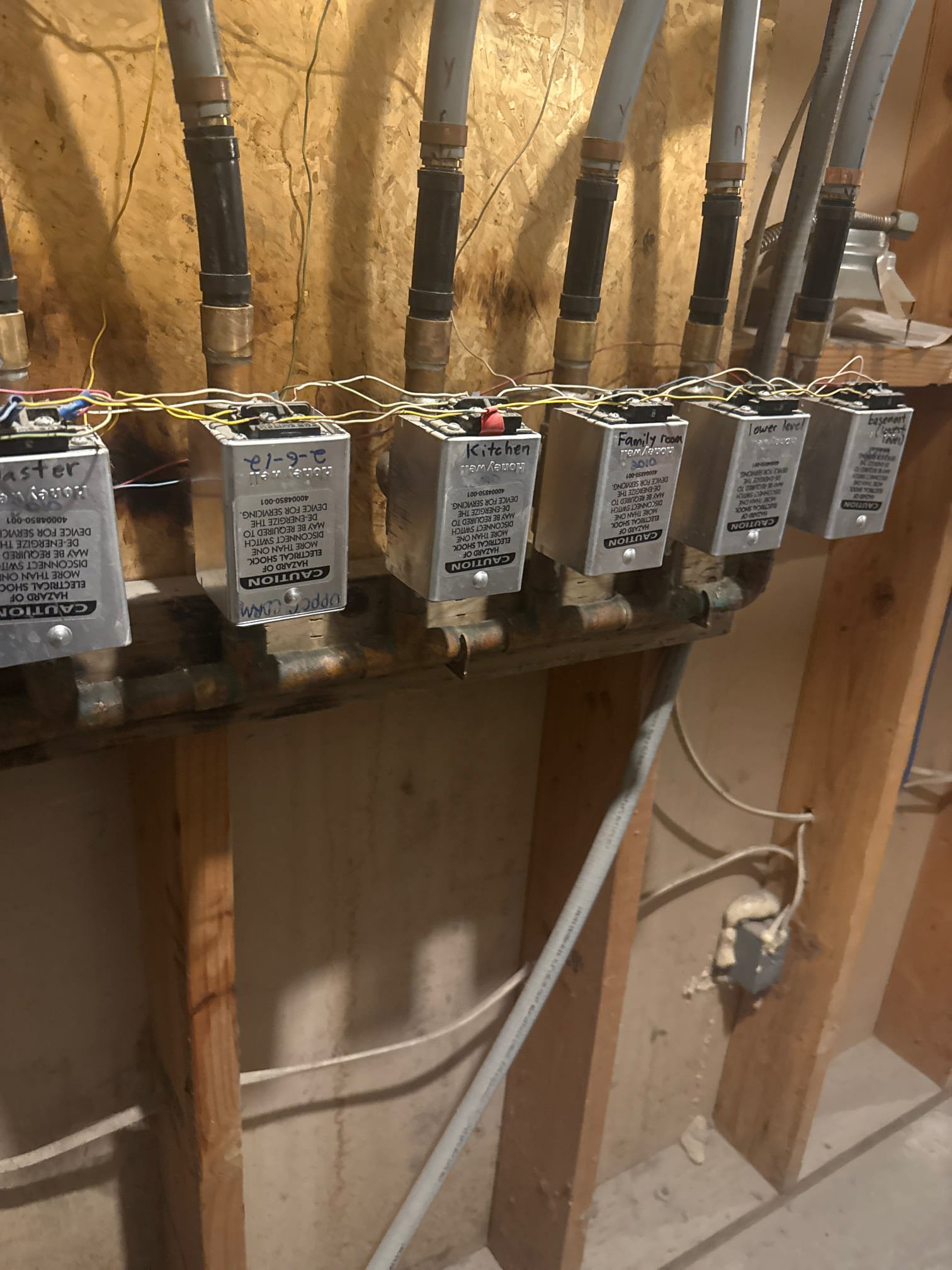 Is natural gas heating a more affordable option? Image compares the cost-effectiveness of natural gas versus oil, highlighting the benefits of a natural gas furnace and natural gas heating system for potential savings.