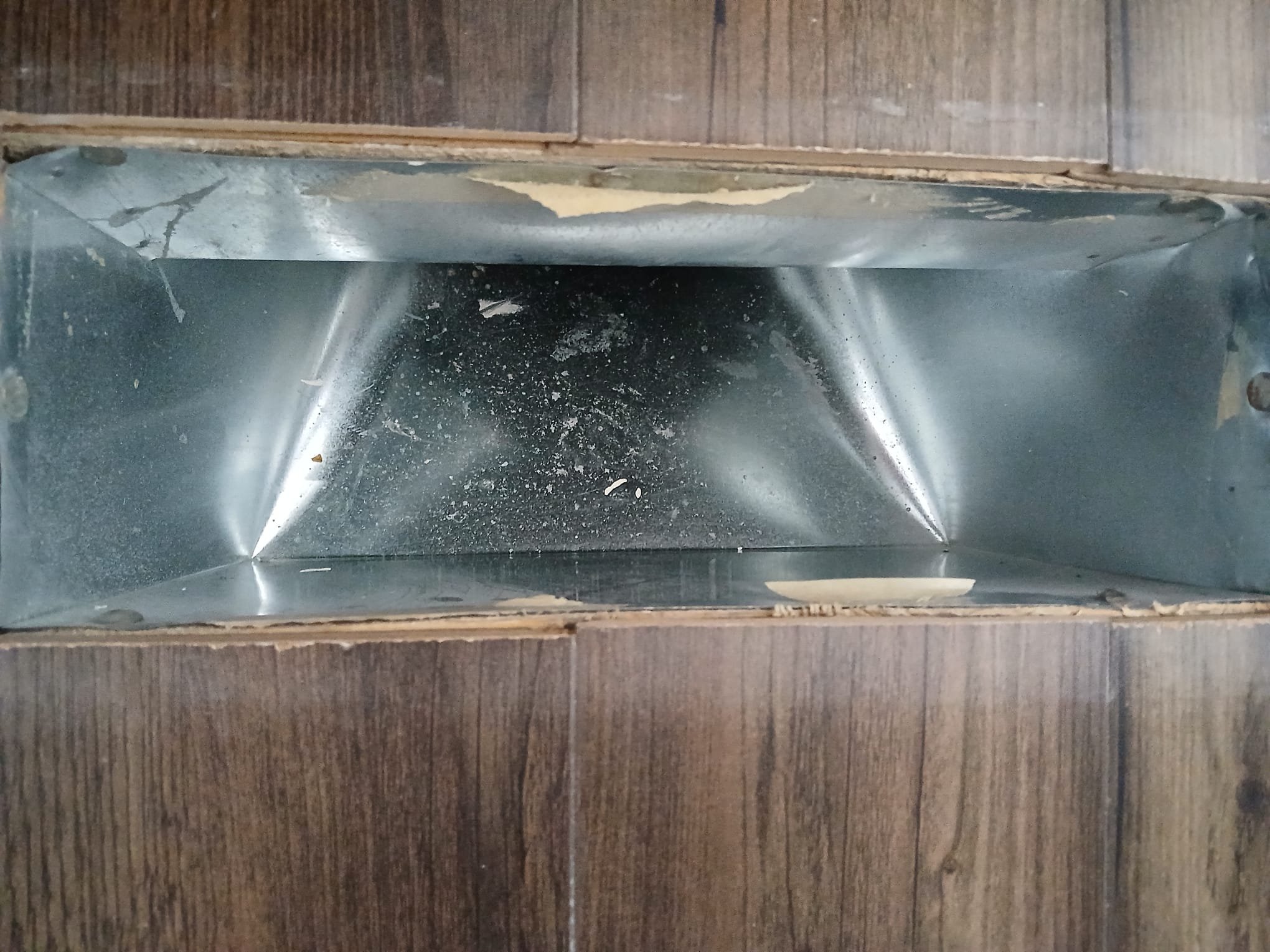 Signs of mold in your commercial building? Visible mold, musty odors, or employee health issues may indicate a need for commercial mold cleaning. Regular commercial air vent cleaning and proactive commercial mold cleaning maintenance can prevent these problems.