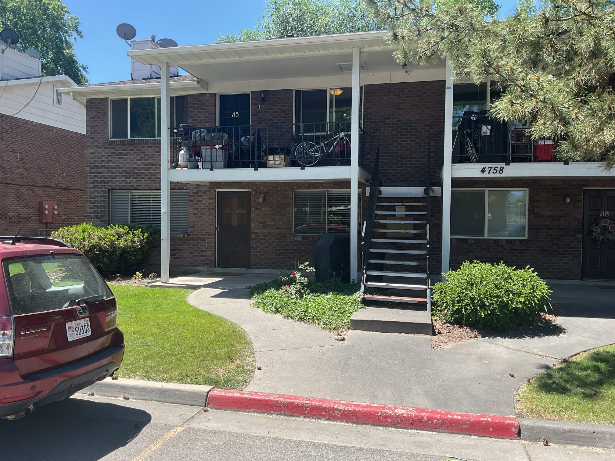 Image depicting urgent home repair services. It represents quick solutions for HVAC and plumbing emergencies, including same-day AC repair, emergency water heater repair, and heater/furnace repair services, emphasizing fast response and local availability.