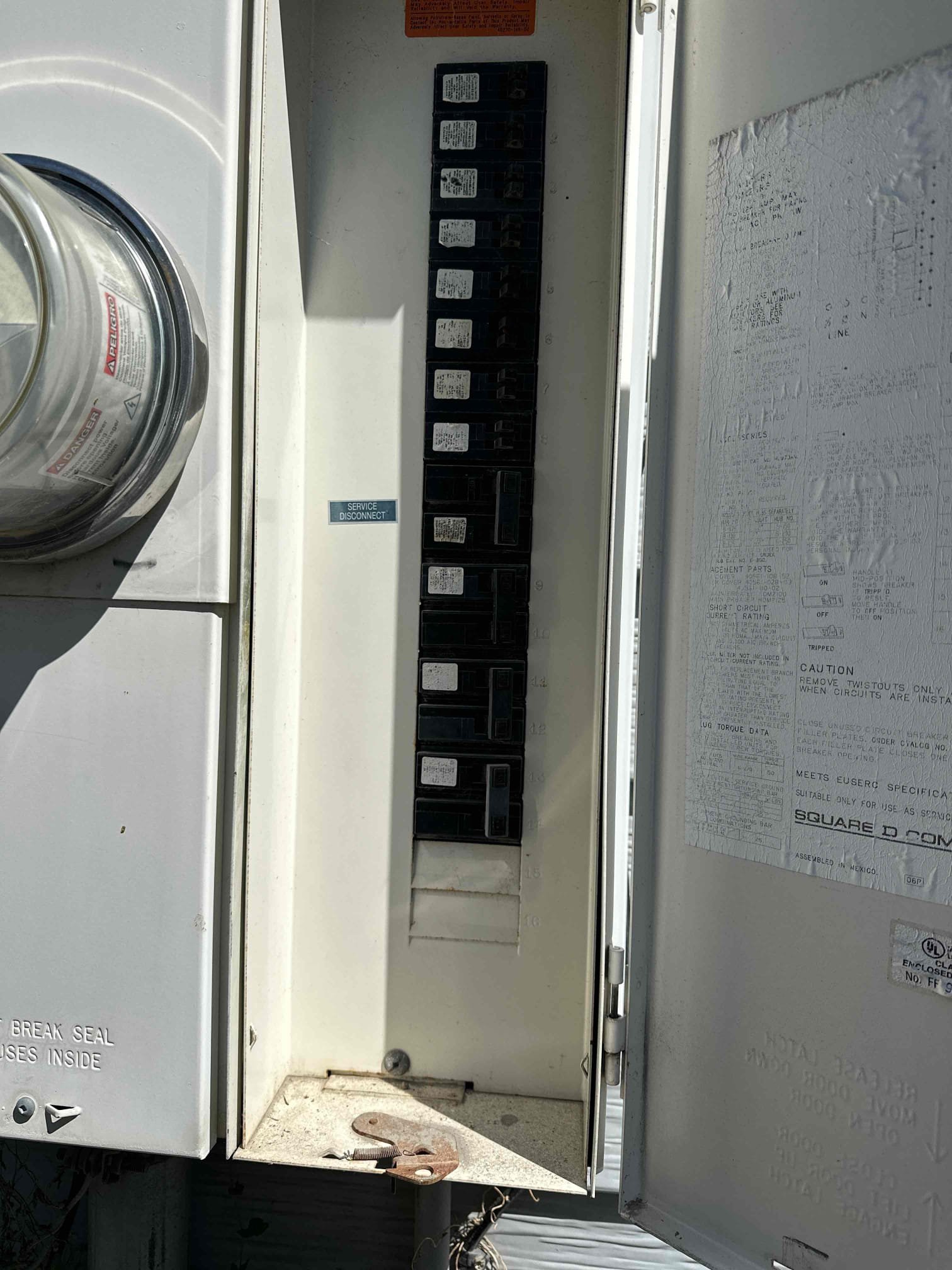 Is your MrCool 5 Zone system struggling? This image highlights signs you need swamp cooler tune-ups. Learn to diagnose common issues and ensure optimal performance with our swamp cooler tune-up diagnosis tips.