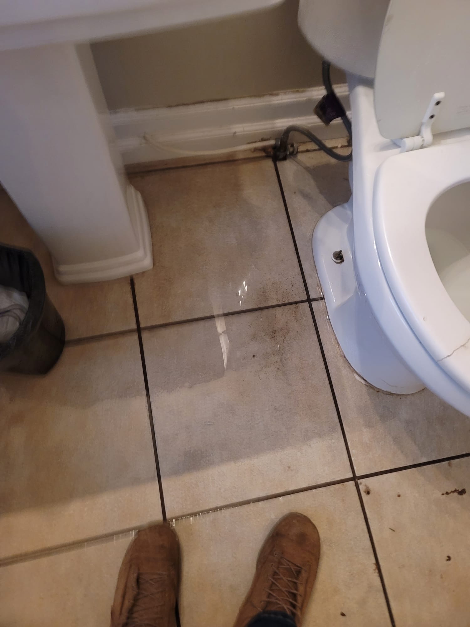 Image of a Cedar Hills, Utah sewage backup cleanup crew in action. Specialized equipment is used to safely remove sewage and sanitize a flooded basement after a sewer line break. Local professionals providing emergency sewage clean up services near you.