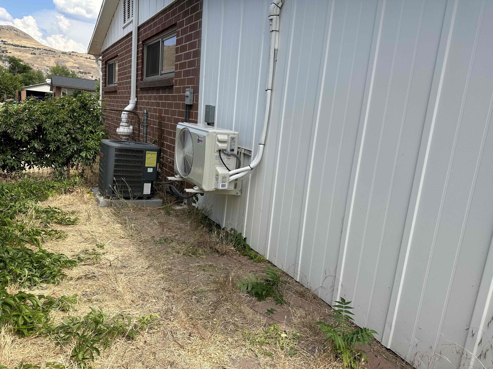 Modern linear shower drain kit designed for efficient water removal, preventing clogs and the need for harsh chemicals like vinegar down the drain. Ensures smooth integration with your tub drain pipe for a clean and functional bathroom.