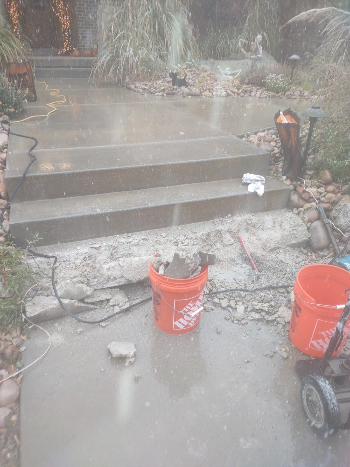 Energy-efficient heat pump, a modern HVAC solution, ideal for heating and AC replacement or heating replacement. Save energy and money with this efficient home comfort system.