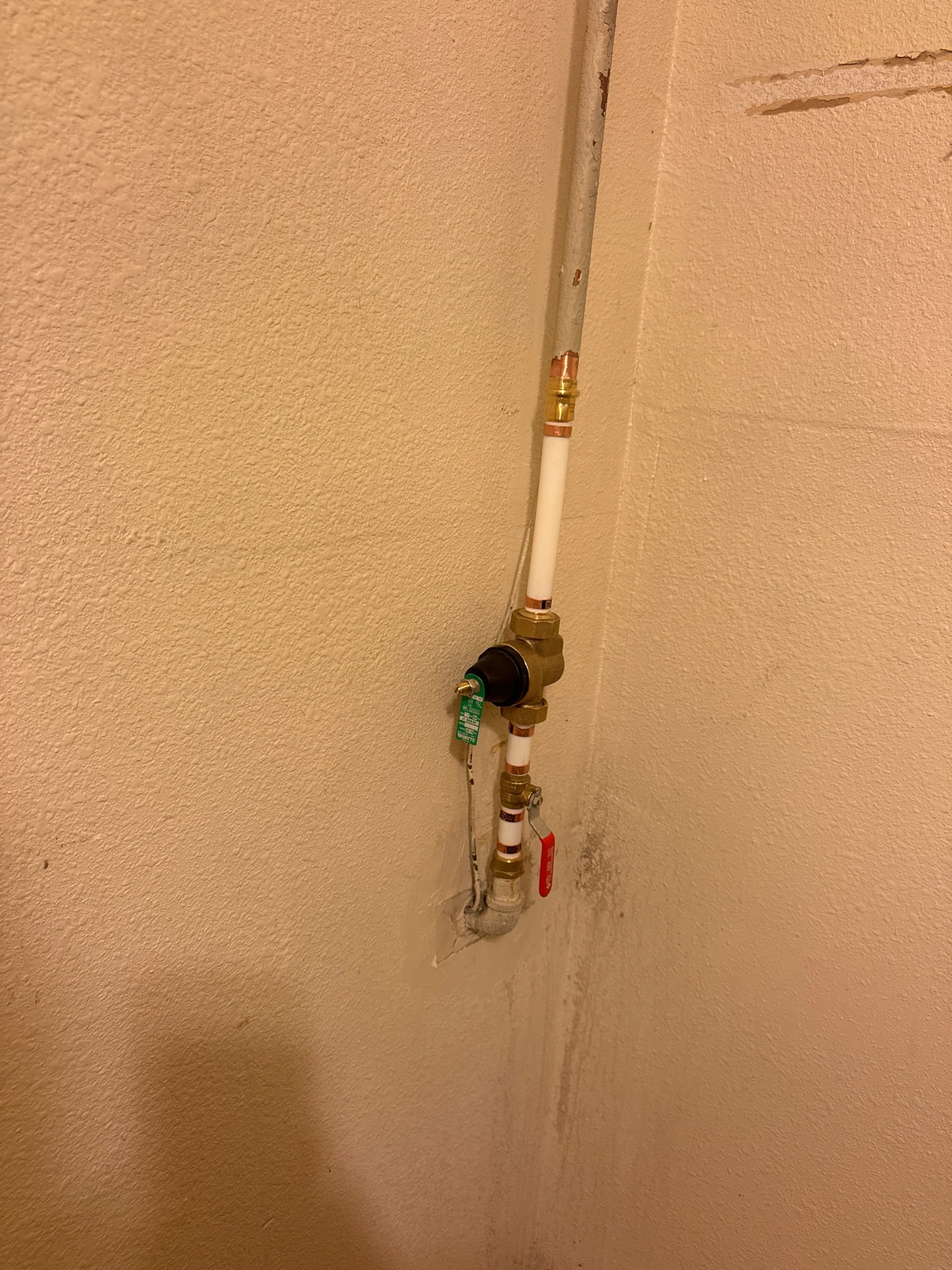 Image depicting commercial AC repair services, highlighting efficient and reliable air conditioning maintenance for businesses. Ensuring optimal performance and longevity of commercial AC systems.