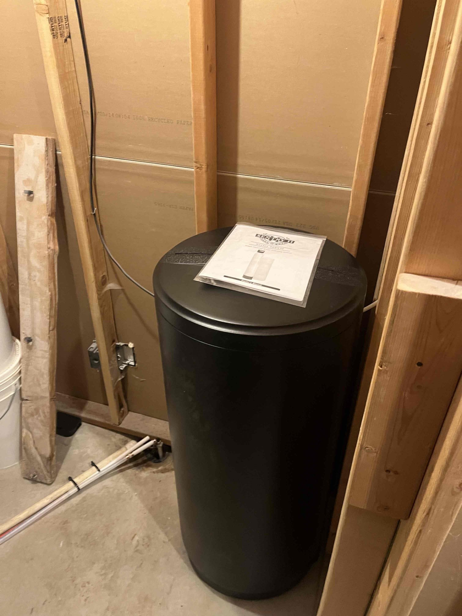 Image depicting commercial drywall water damage, potentially causing disruptive noises. Related to Daikin Comfort Technologies in Waller, TX, this visual emphasizes the need for commercial drywall water damage troubleshooting and repair to maintain a comfortable and functional environment.