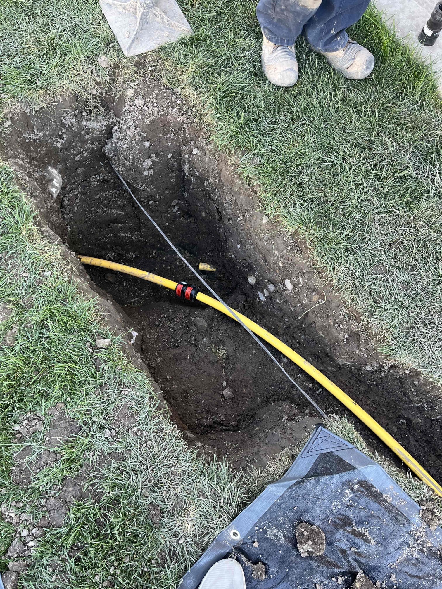 Technician repairing a home air conditioning unit. Focus on professional AC repair services, highlighting local and reliable air conditioner repair near you.