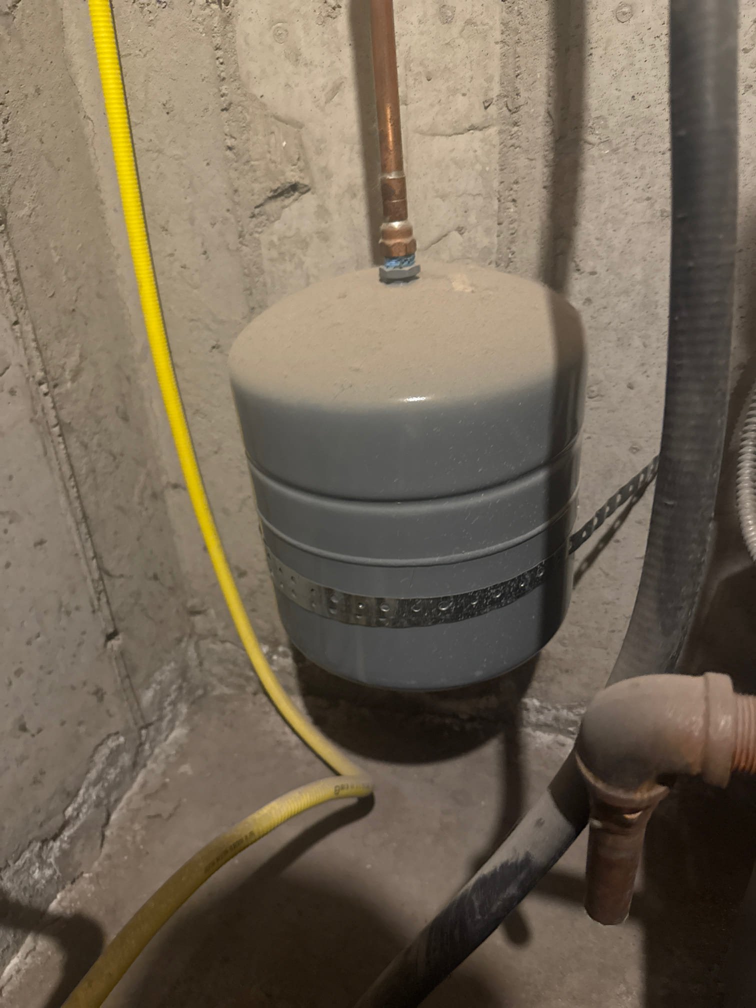 Considering heat pump replacement? Image depicts factors influencing the cost to replace a heat pump, relevant to heating and AC replacement and overall heating and cooling replacement cost considerations.