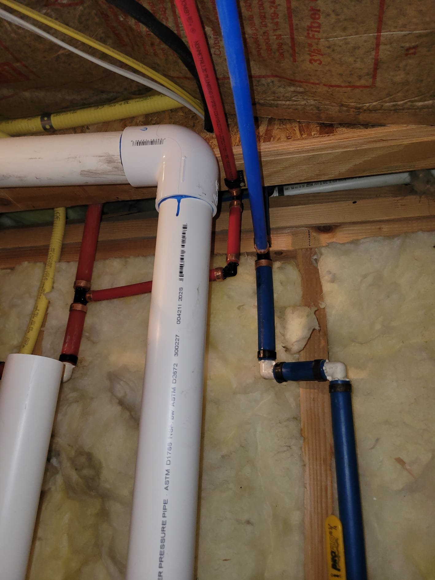 Image depicting a home environment, suggesting the importance of mold testing. Consider a best mold test kit for initial assessment, and remember to seek a free mold evaluation to determine the extent of any issues. For significant mold problems, consult licensed mold restoration professionals for safe and effective remediation.