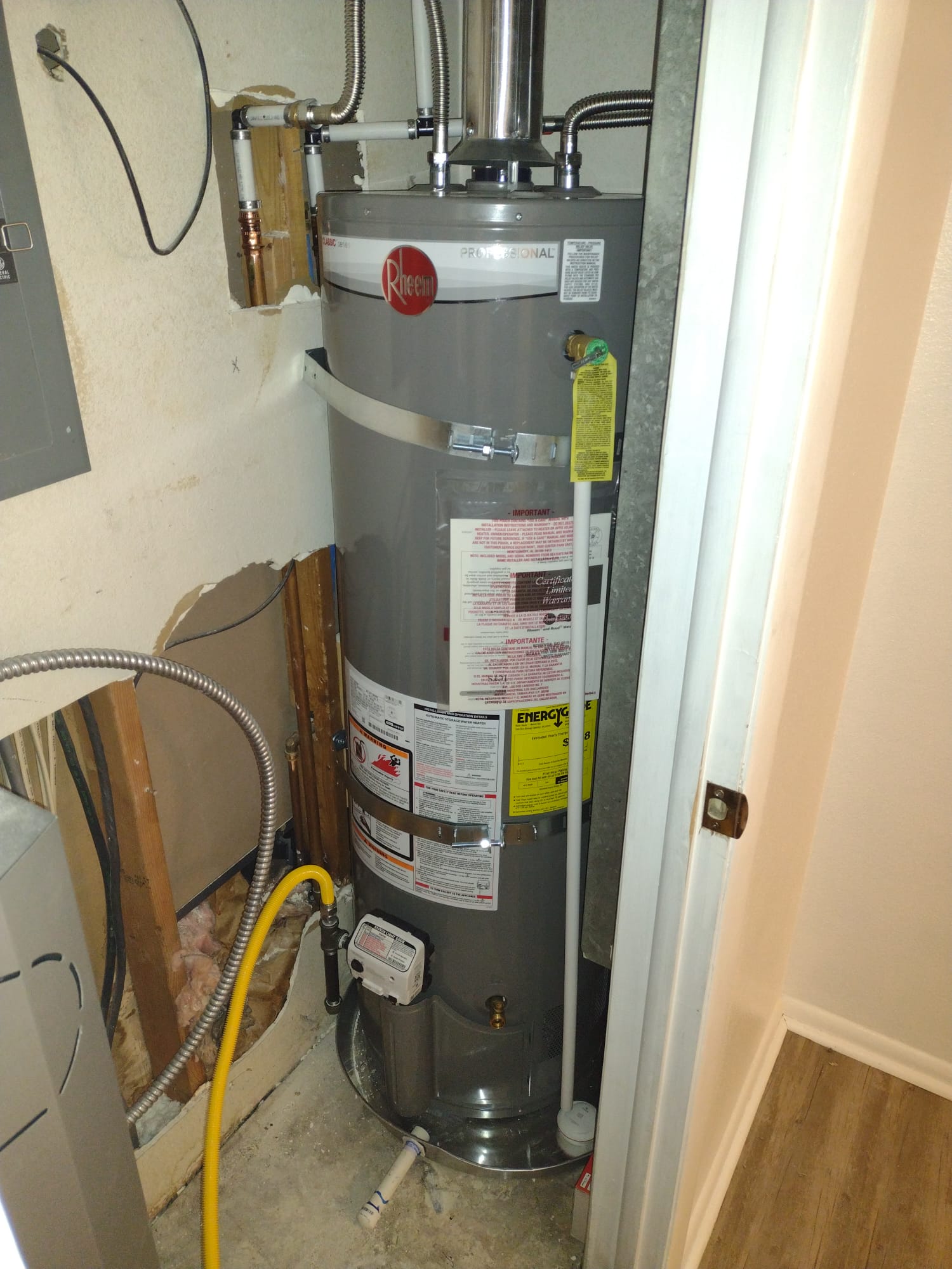 Image depicting a local plumbing professional, ideal for finding affordable and reliable 'plumber near me cheap', 'commercial plumbing near me', or a general 'plumbing co near me' for all plumbing needs.