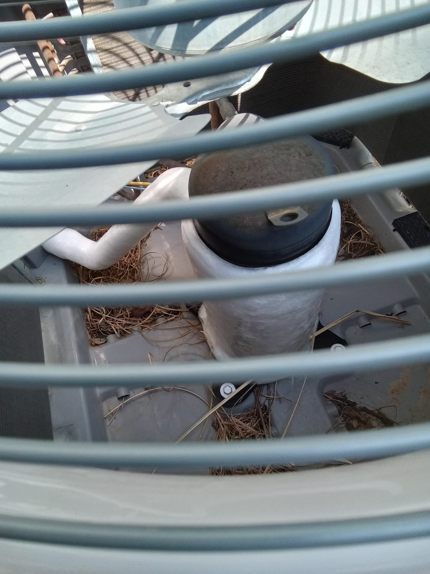 Image illustrating HVAC maintenance costs, encompassing industrial AC maintenance and winter HVAC maintenance considerations. Emphasizing the importance of regular upkeep to optimize performance and minimize expenses.