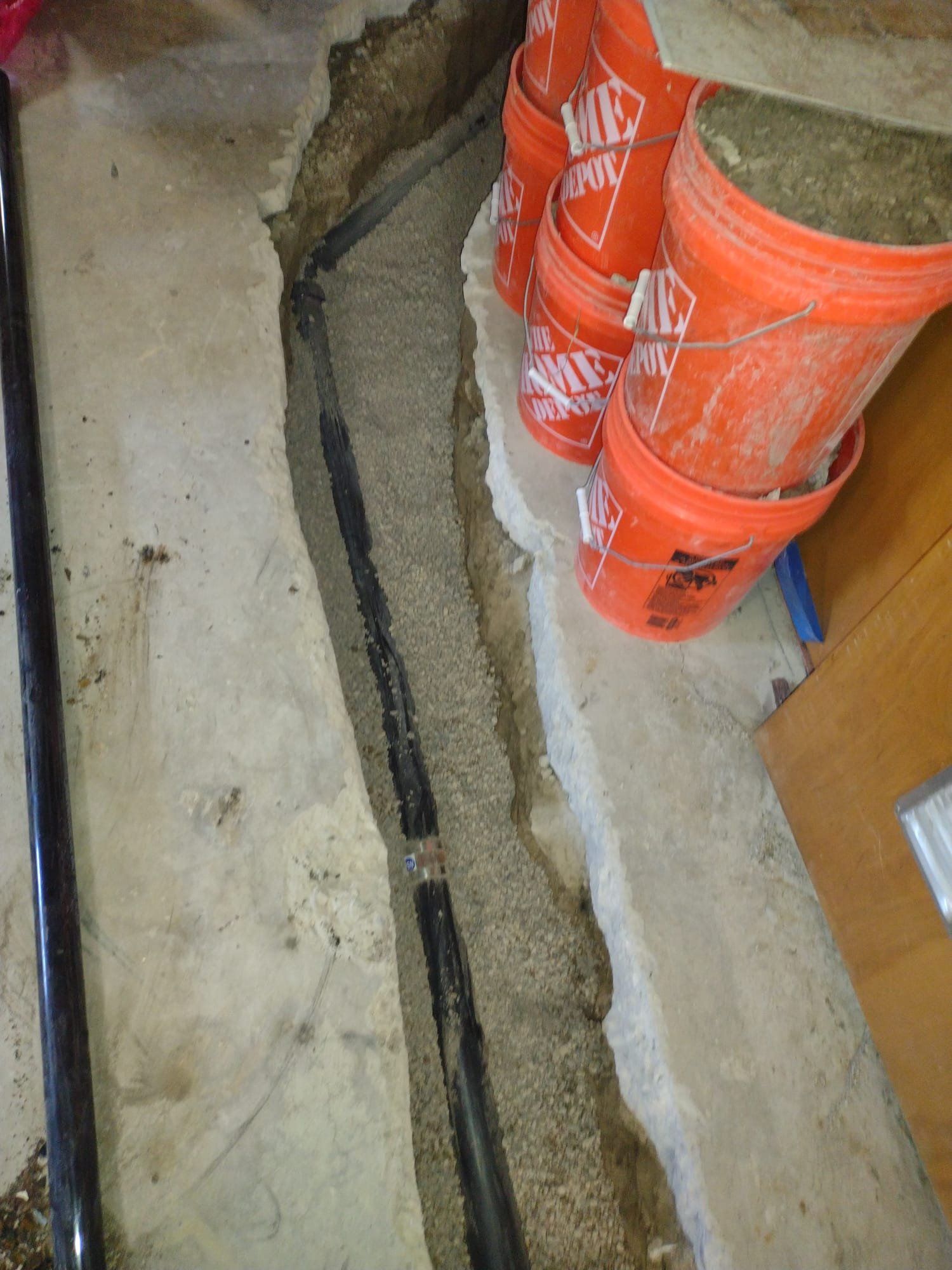 Image depicting trenchless sewer repair or replacement, showcasing a modern, minimally invasive method to fix or replace underground sewer lines without extensive digging. An eco-friendly and efficient solution for homeowners and businesses.