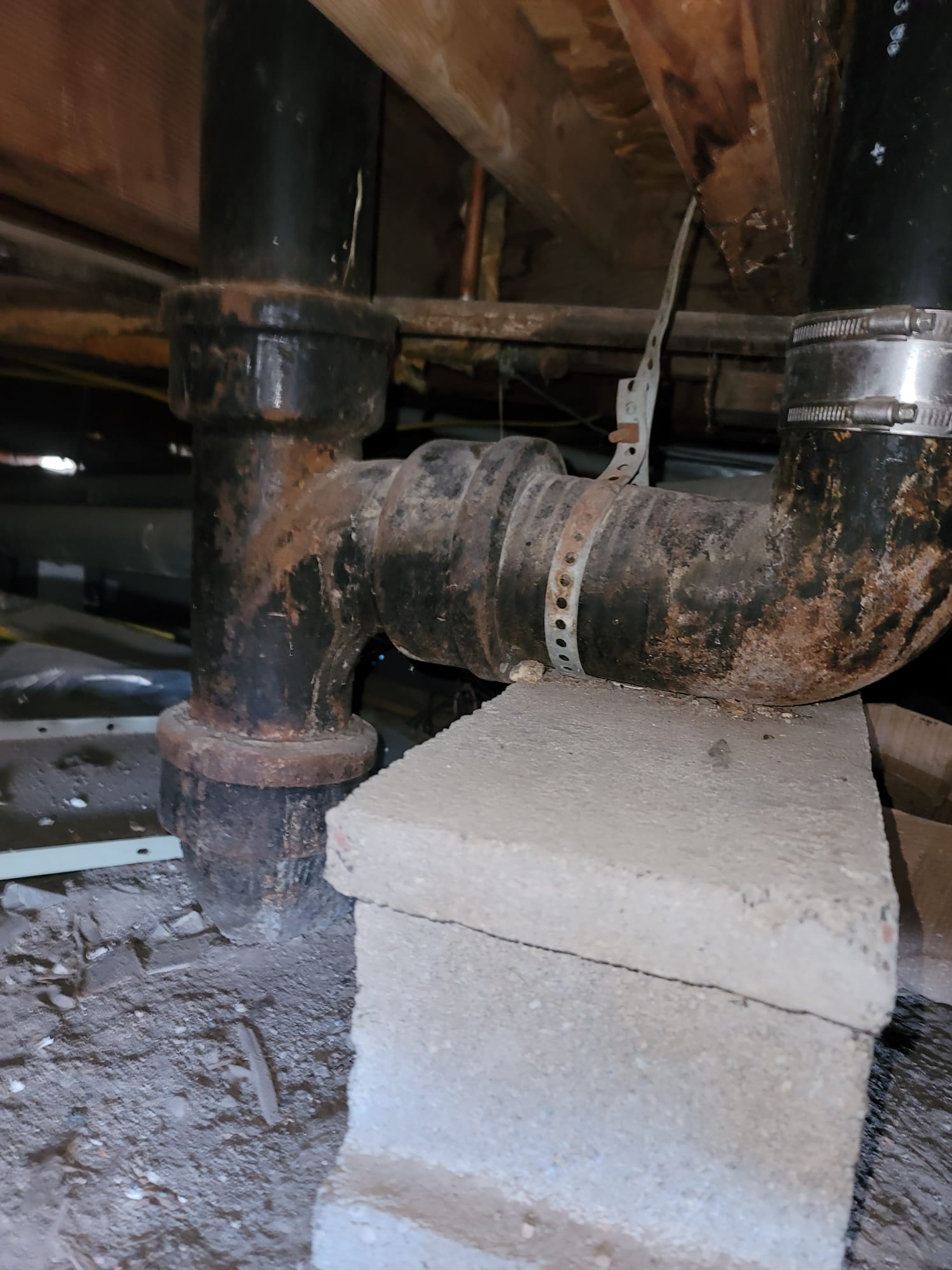 Baking soda and vinegar solution, a natural drain cleaner alternative, bubbling to unclog a bathtub drain. This simple chemical reaction, similar to processes in some heat and cooling units, offers a safe and effective method for home maintenance.