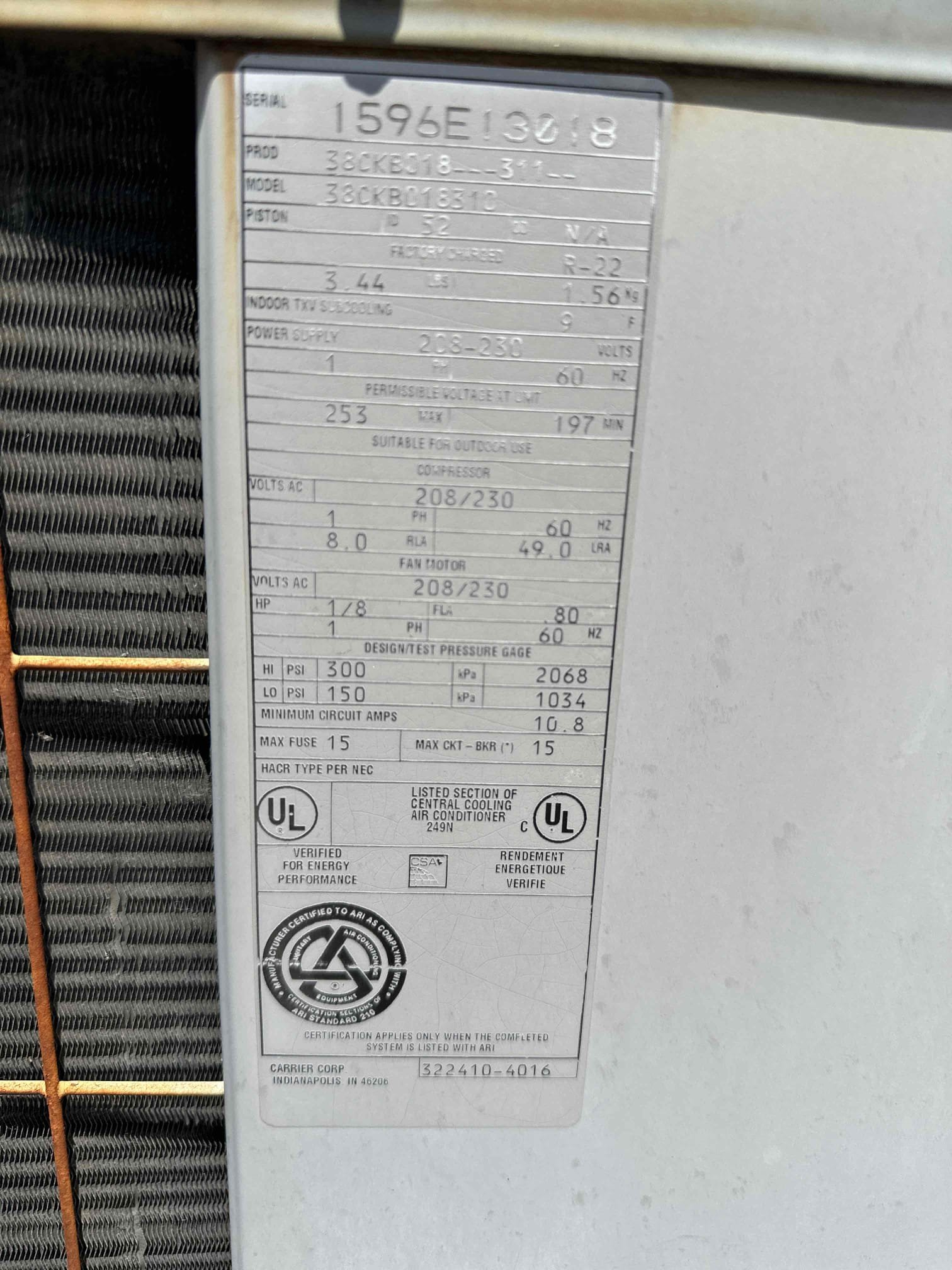 Image depicting commercial HVAC maintenance, possibly showing an air duct cleaning or repair. Relates to air quality and potentially addresses complaints regarding air purification systems, reflecting concerns about commercial air conditioning maintenance and repair effectiveness.