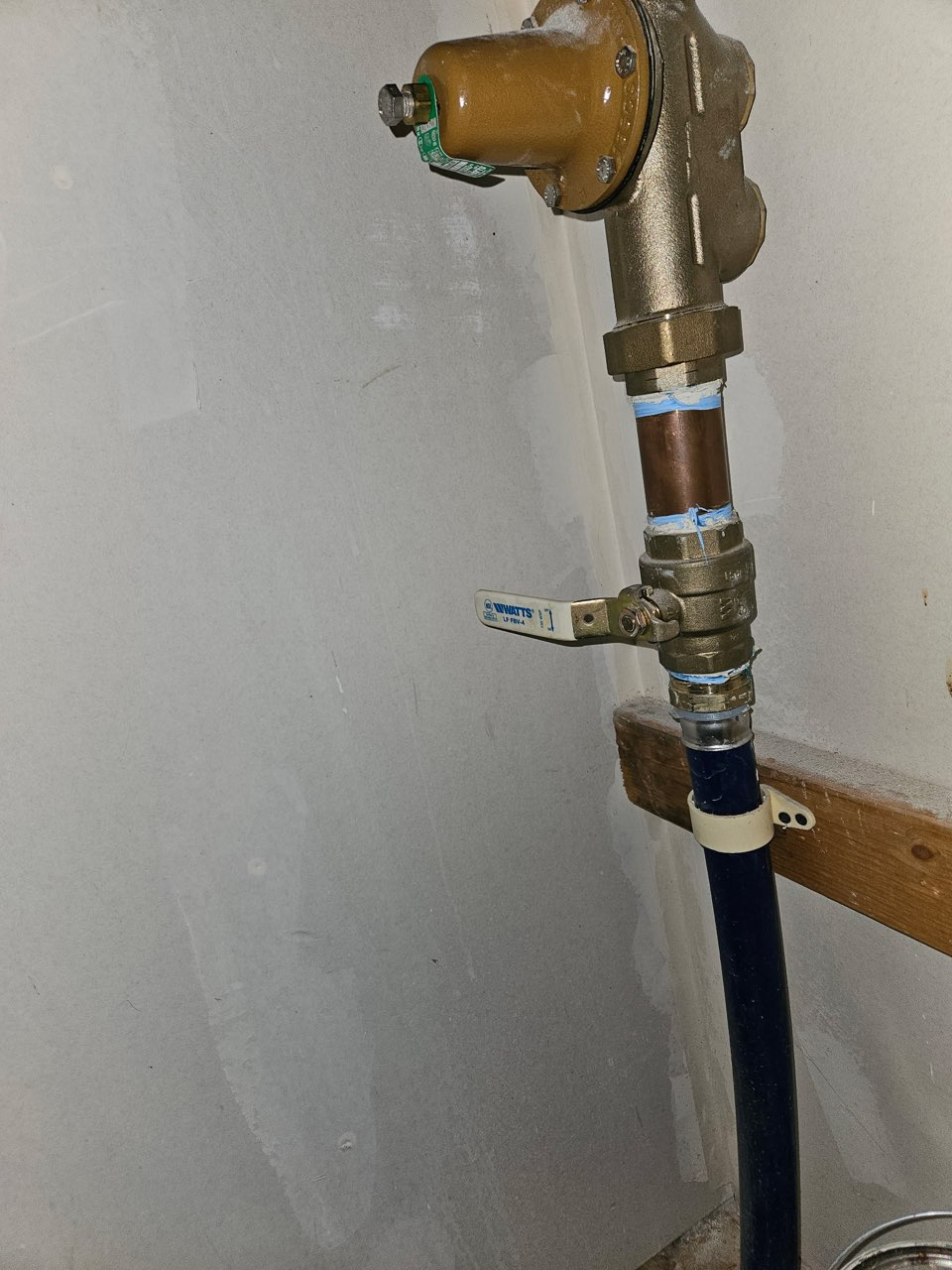 Overflowing kitchen sink in Springville, Utah, a homeowner's nightmare! Reminds me of prepping for winter with the small outdoor wood stove, hoping the pipes don't freeze. Wondering if flood insurance covers flooding from rain runoff on the bench lands. #SpringvilleUtah #FloodInsurance #WoodStove #UtahHomes