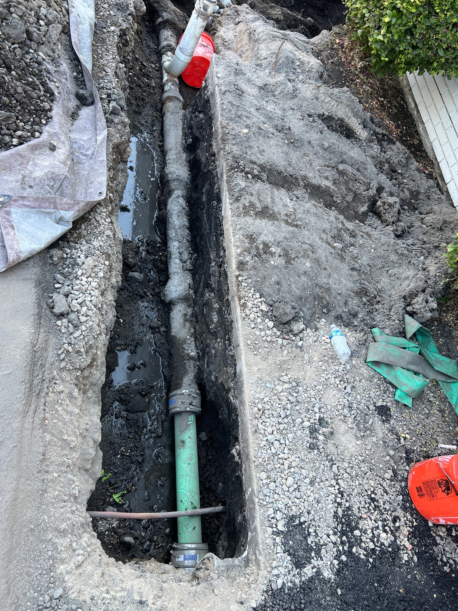 Experiencing sewage-like odors from your water heater drain? This image relates to water heater issues, potentially requiring a water pipe repair kit or professional help. Addressing the problem promptly can help avoid costly water heater repair costs and ensure clean, odor-free water.