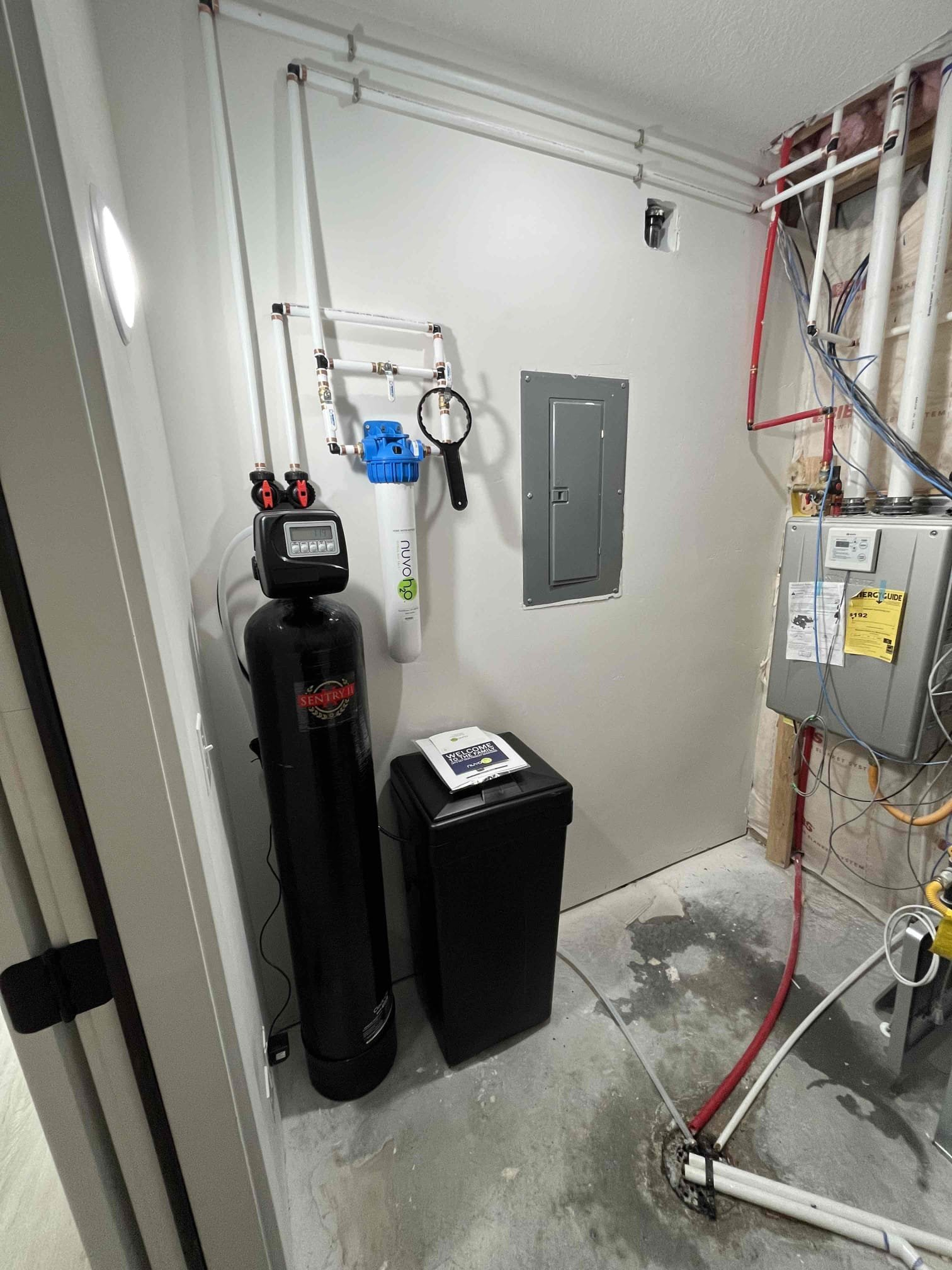 Compare bottled water and water filters in the context of home water damage restoration. Clean, filtered water can prevent issues like soot on walls and drywall damage from leaks, offering a sustainable alternative to bottled water and its potential environmental impact.