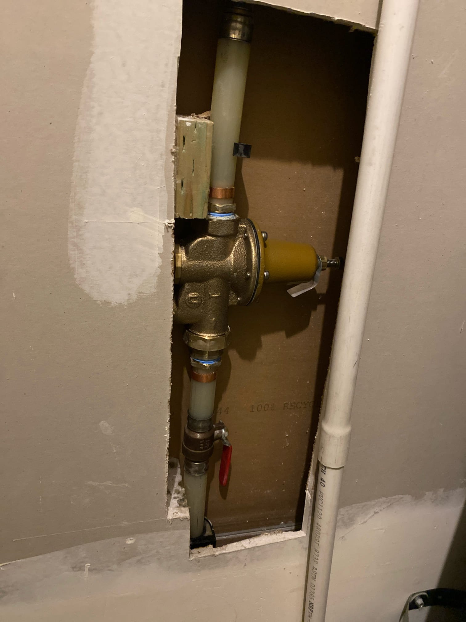 Image depicting AC repair and replacement services. Conceptually represents finding local AC solutions for broken or inefficient air conditioning systems.