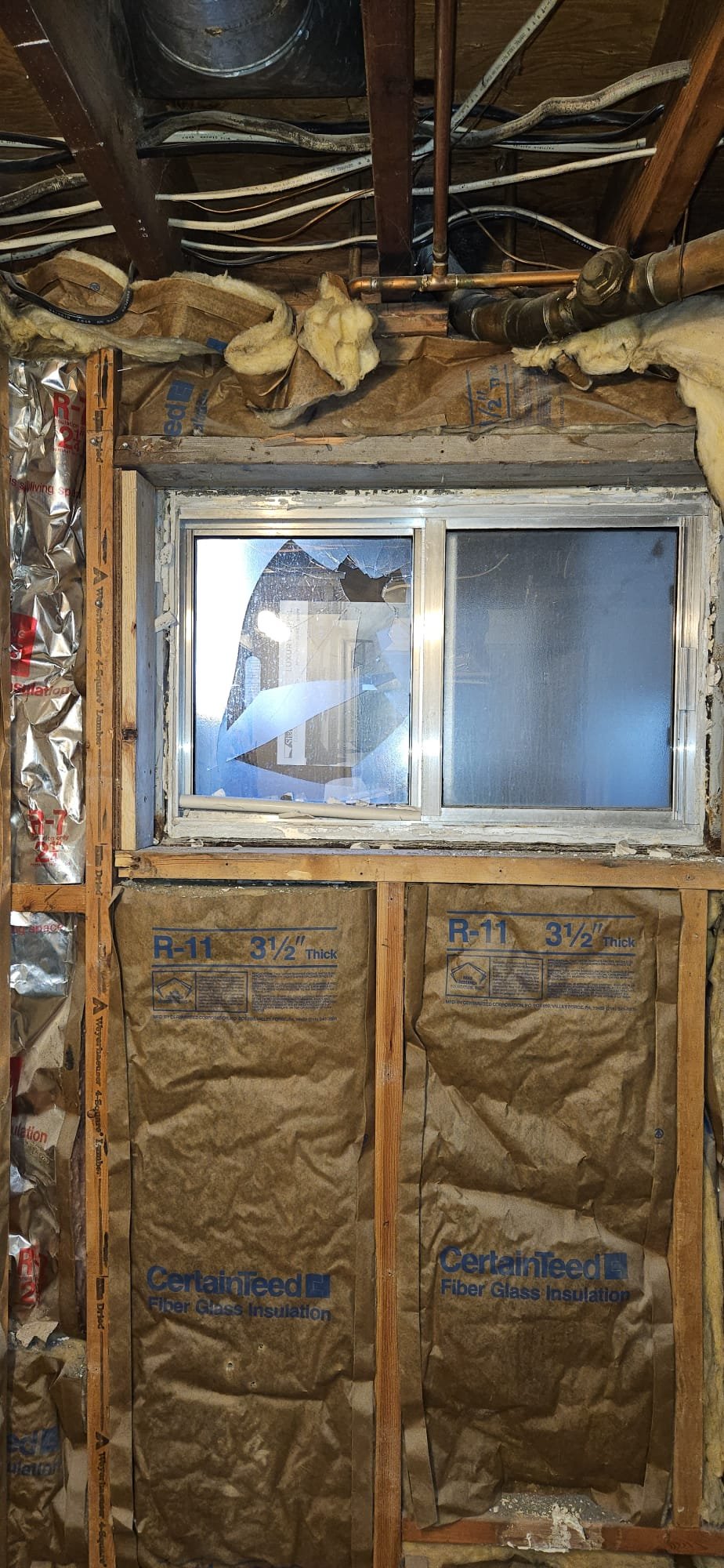 Image depicting water damage and mold growth, a common issue addressed in mold remediation guides. Professionals, like those offering mold remediation in Atlanta, are often needed to safely and effectively remove mold and repair water-damaged areas.