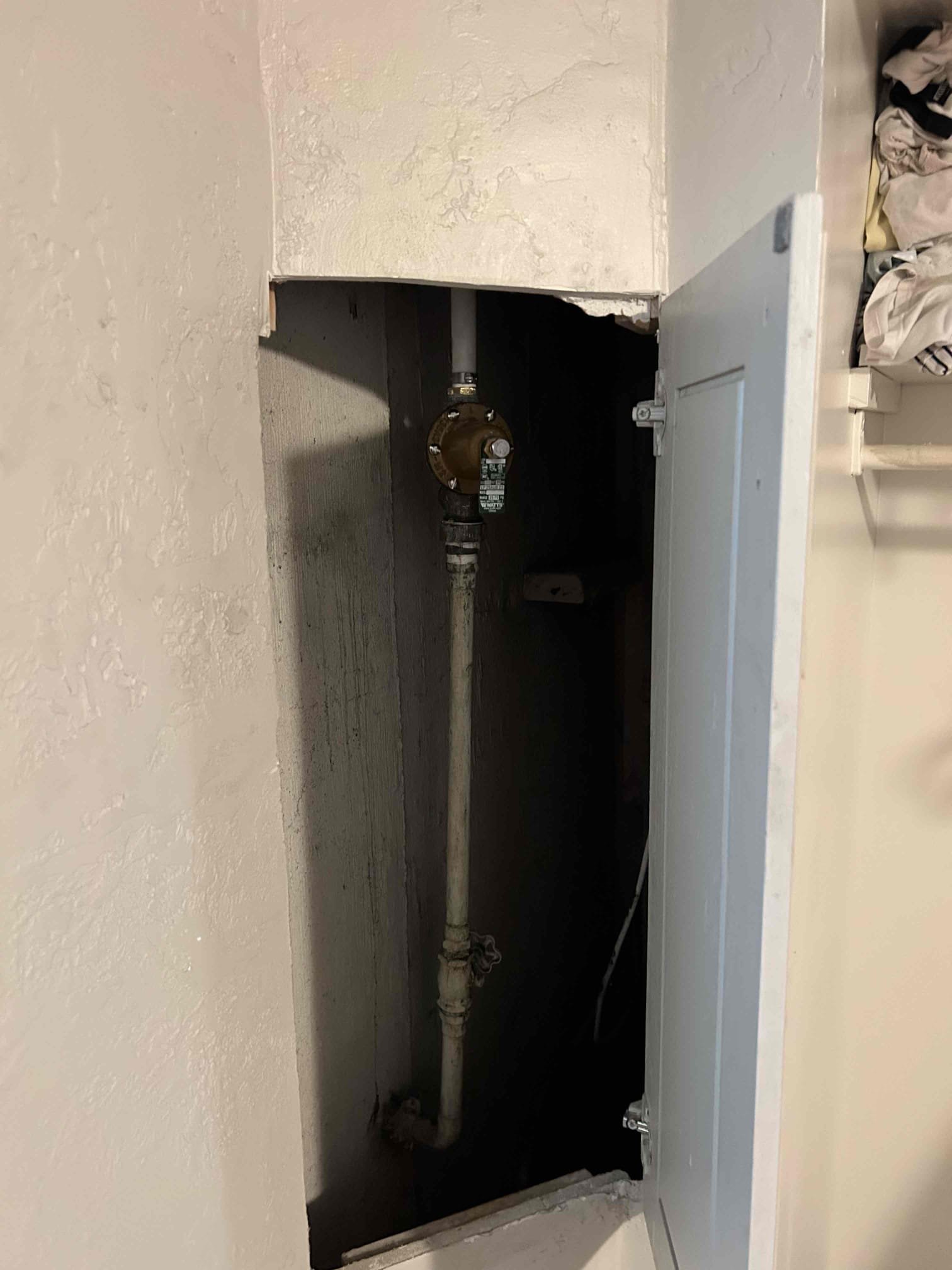 Emergency gas hot water repairs and 24-hour hot water tank repair services. We provide commercial water damage repair services, ensuring swift solutions for all your hot water needs.