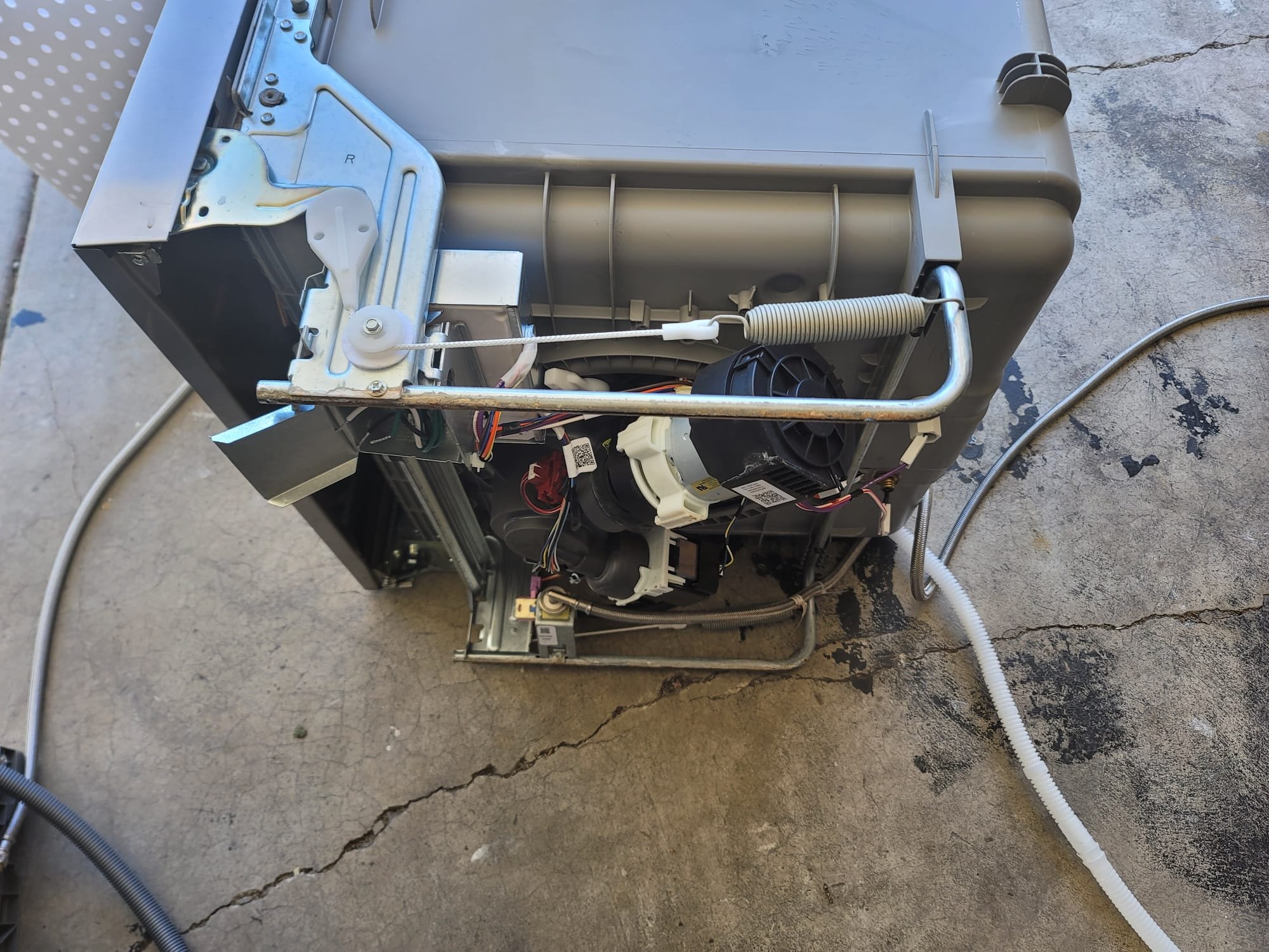 Image of a portable car air conditioner, offering a convenient cooling solution. Ideal for those seeking alternatives to traditional car AC repair or exploring options beyond standard air conditioning heating units.