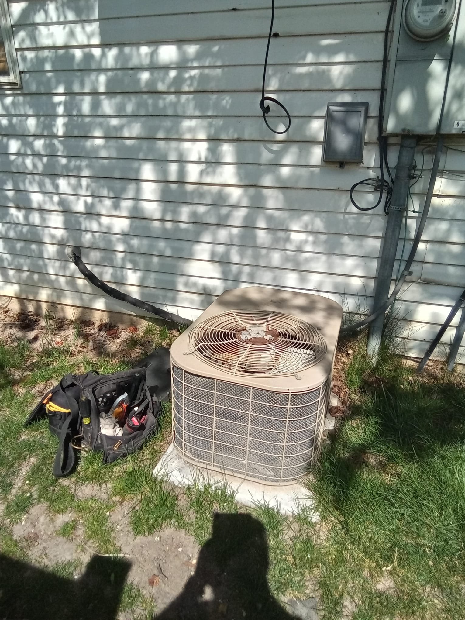 Springville, Utah: Fast air conditioner emergency service! Need emergency air conditioning services inspection? Local, reliable aircon repair for your home or business. Get cool air now!