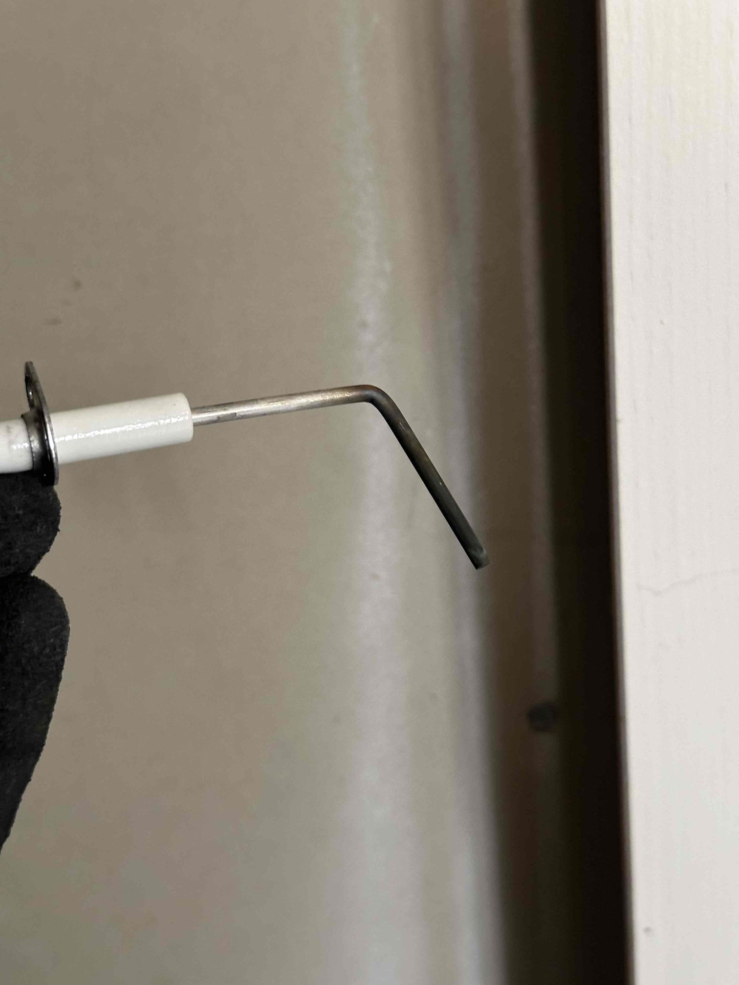 Emergency air conditioning services maintenance. Fast local aircon service for all air conditioner emergencies. Keep cool and comfortable with our prompt repair solutions.