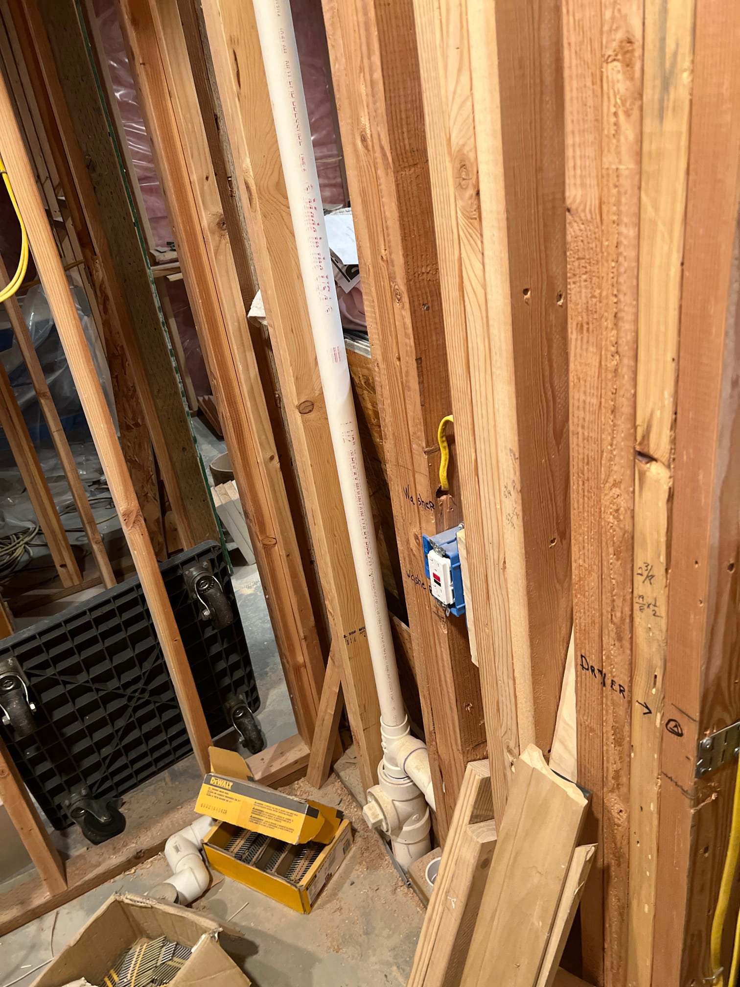 Image related to commercial air conditioning services and rentals, highlighting local air conditioning companies providing solutions for businesses. Could depict AC units, installation, or maintenance related to commercial or rental properties.