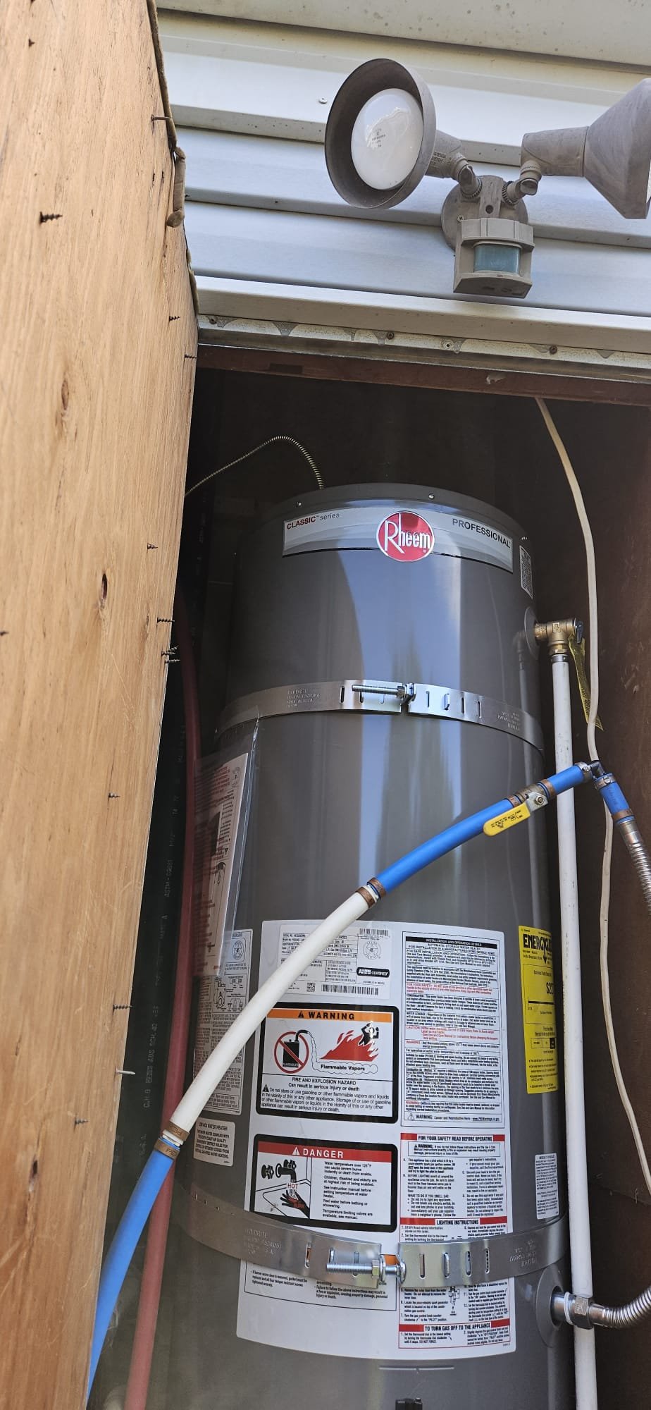 Residential sewer inspection using a Ridgid camera. This service helps homeowners identify potential problems with their sewer lines, preventing costly repairs. Similar to residential sewer inspection service 6, this advanced inspection provides a clear view of the pipes' interior.