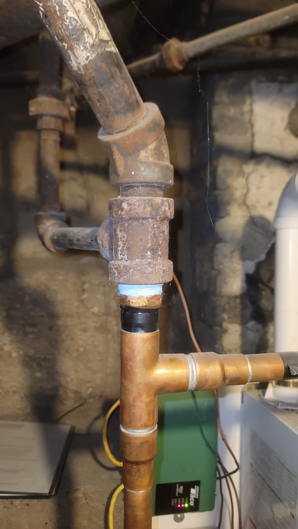 Ladas heating boiler, a wood burning boiler designed for efficient outdoor heating solutions. Durable and reliable, ideal for various heating needs.