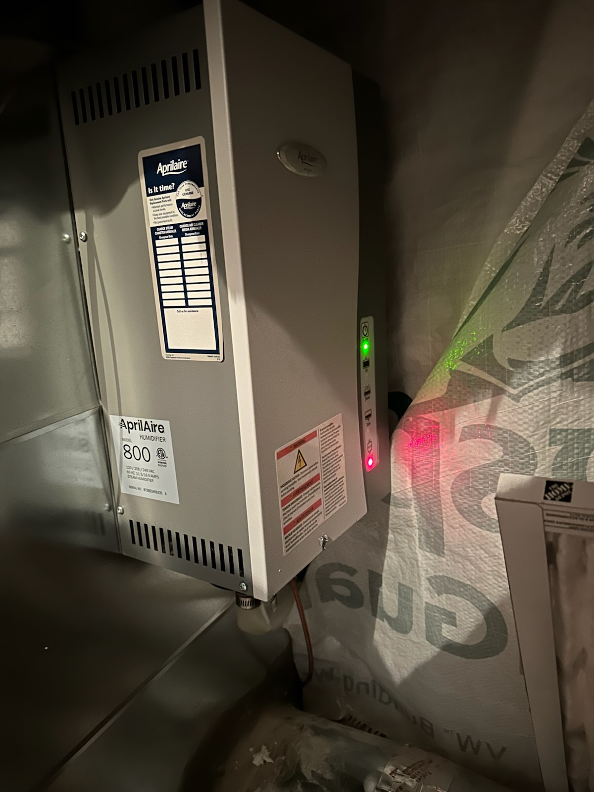 Clean, purified drinking water, highlighting the importance of water damage prevention and repair in residential homes. Protect your drywall with insured residential water damage services after leaks or floods, ensuring healthy and safe potable water.