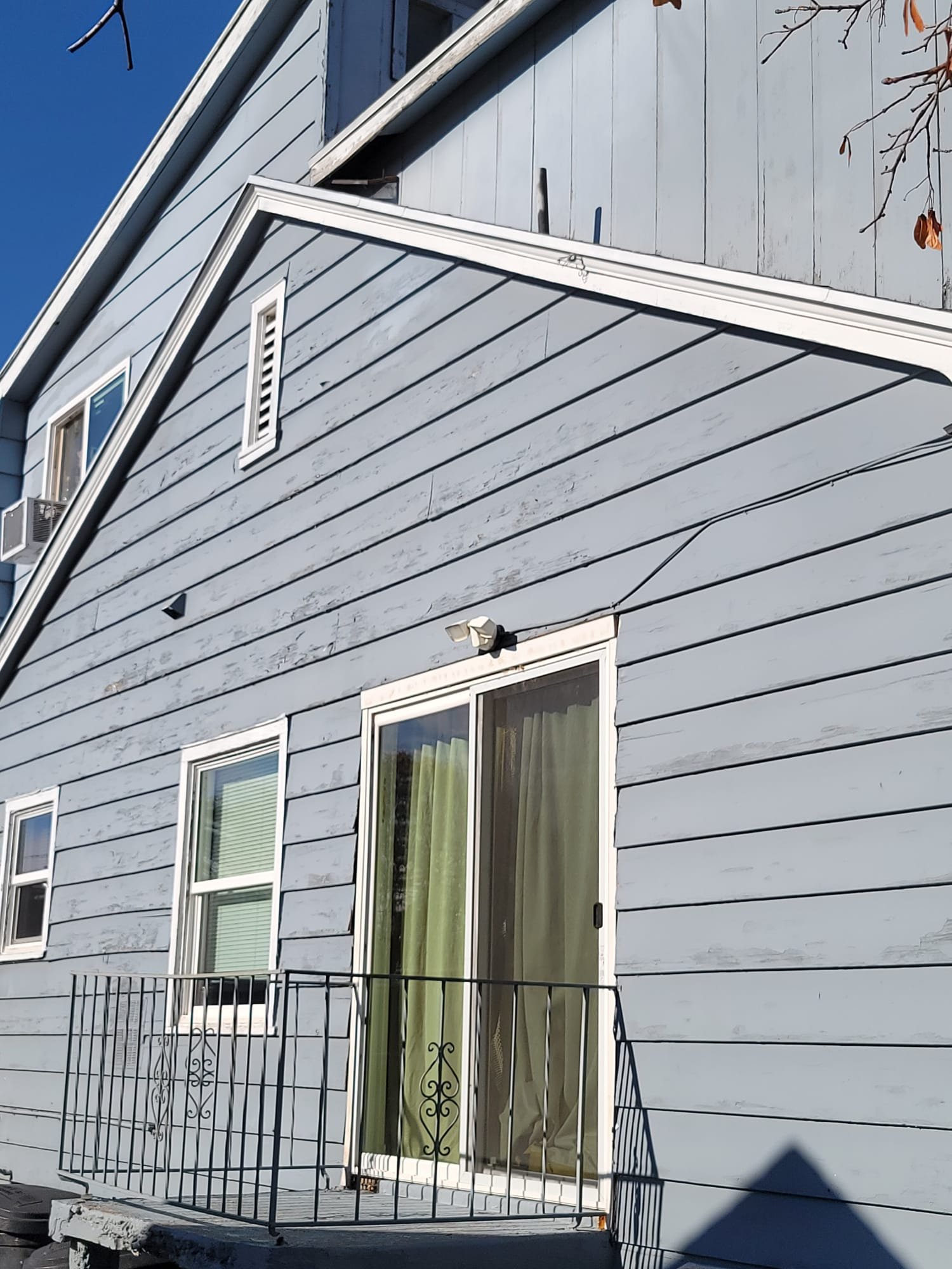 A powerful urinal unclogger tackles tough blockages, essential for WWTP odor control and preventing commercial water damage odor. Keep restrooms fresh and functional with our specialized solution.