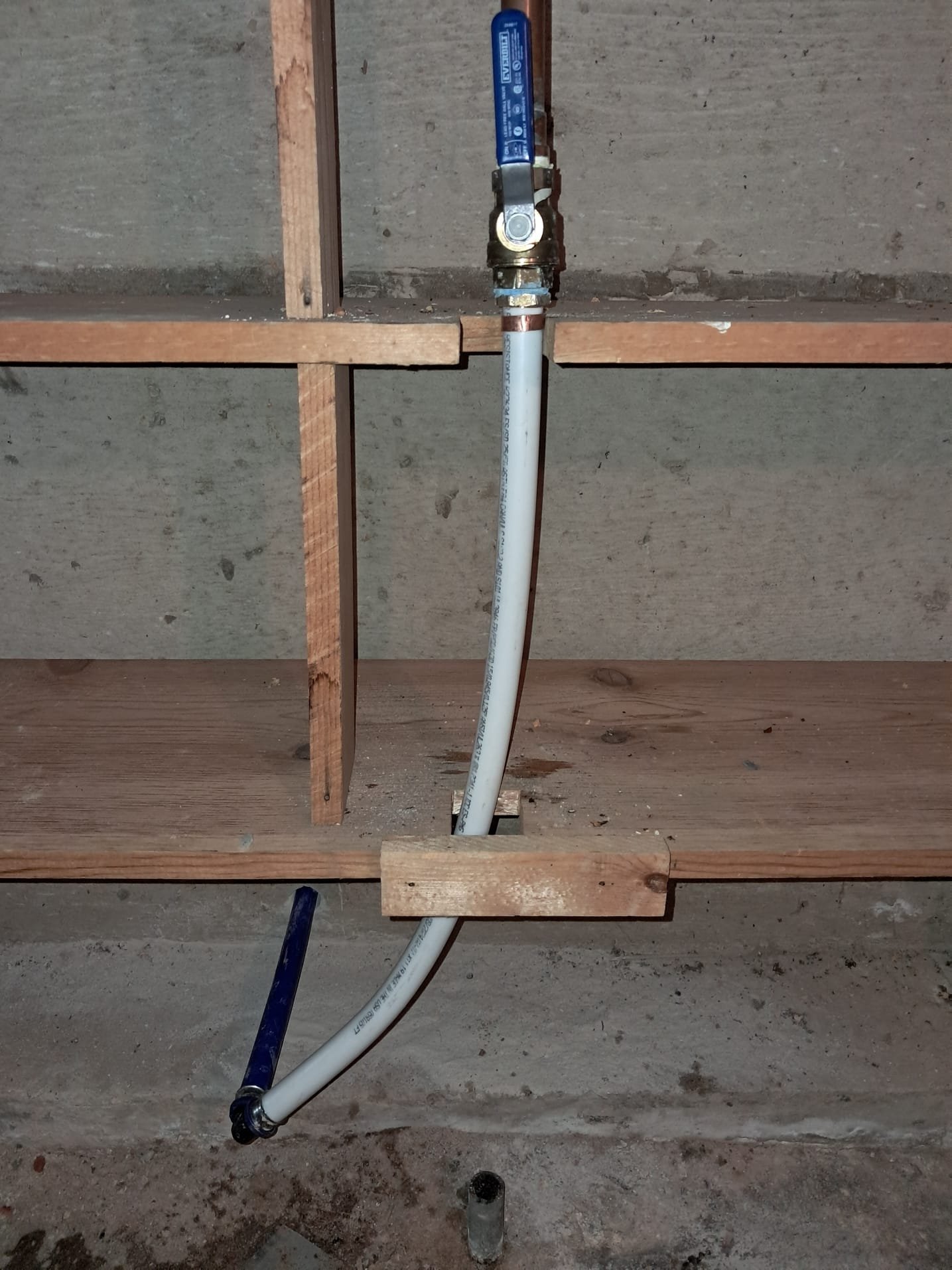 Image depicting a salt delivery service, highlighting its crucial role in emergency heating and cooling during severe weather events and disaster maintenance. Essential for preparedness and safety.