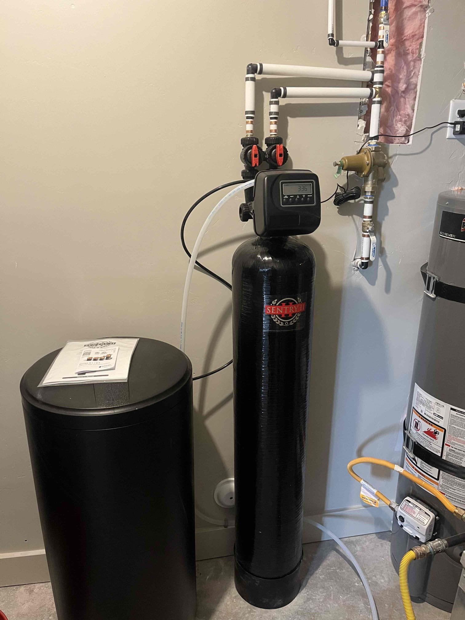 Image shows a grease clog remover product, effective for water removal from clogged drains and dissolving hair clogs for improved drainage.