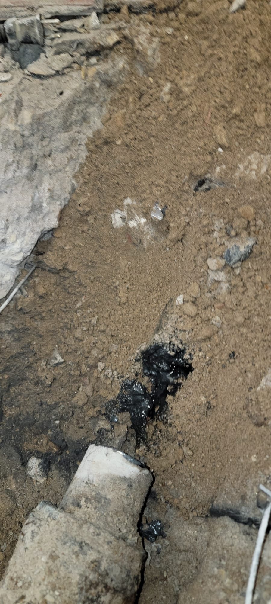 Image depicting signs of basement flooding, such as water stains, mold growth, and damaged belongings, highlighting the need for emergency basement flooding service. Cost of basement flood recovery depends on the extent of damage.