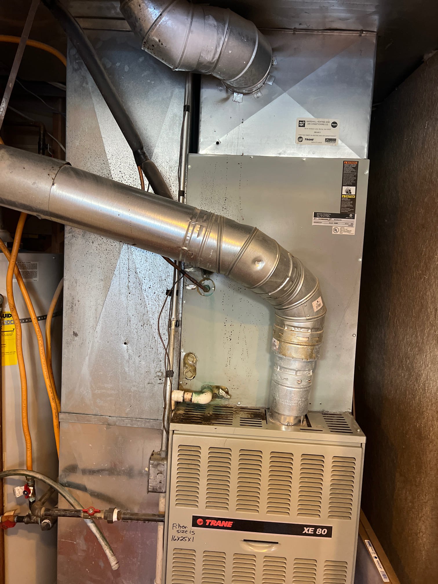 An underground pipe locator is used to precisely identify the location of sewer lines for connections to the main sewer and for main sewer inspection and maintenance. This technology ensures efficient and accurate work, minimizing disruption and potential damage during sewer system operations.