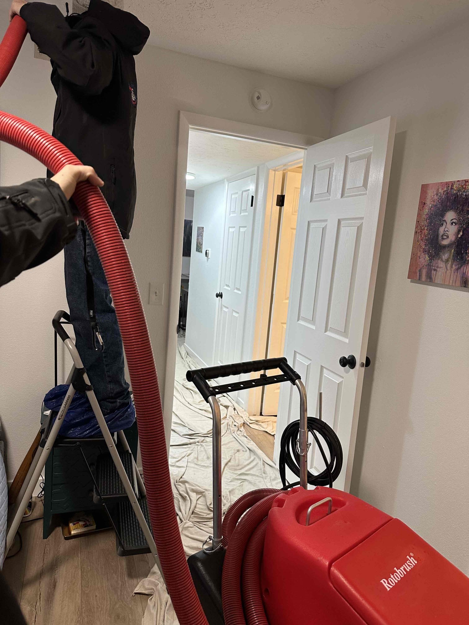 An air cleaner with a reusable filter, designed to remove grease and smoke particles, similar to the equipment used in restaurant grease trap cleaning and licensed commercial smoke cleaning services, ensuring cleaner and healthier air.